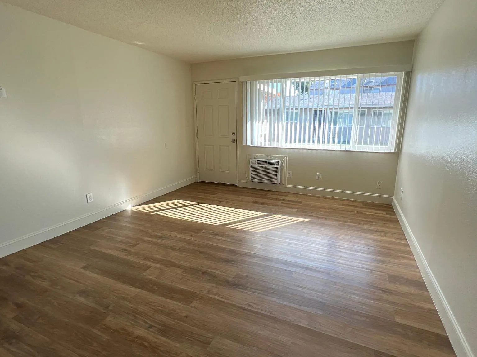 2 bed, 675 sqft, $1,100 — Photo 2