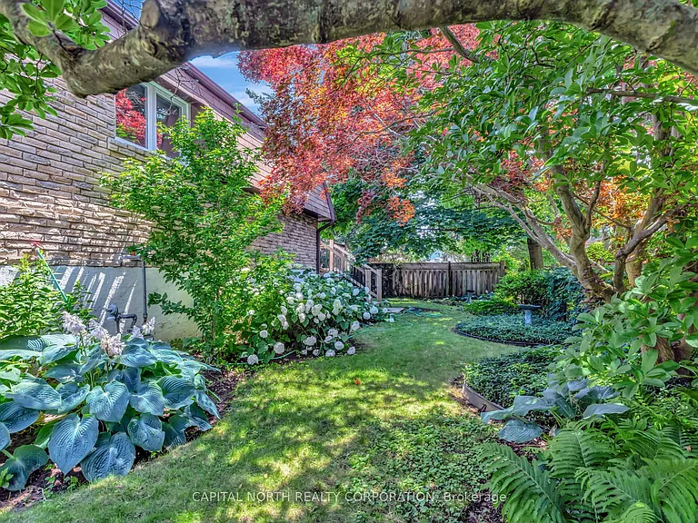 2092 Marine Dr — Photo 28