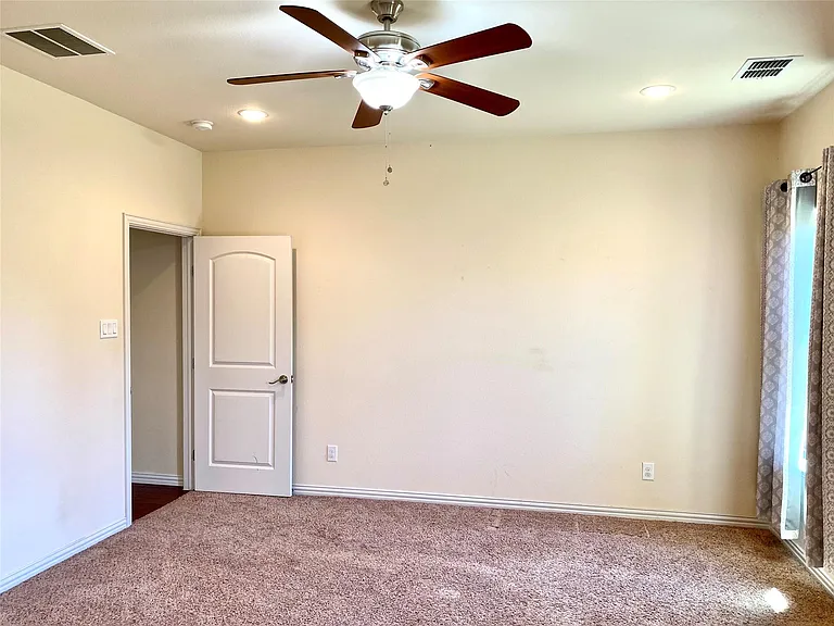 621 Fleming St — Photo 12