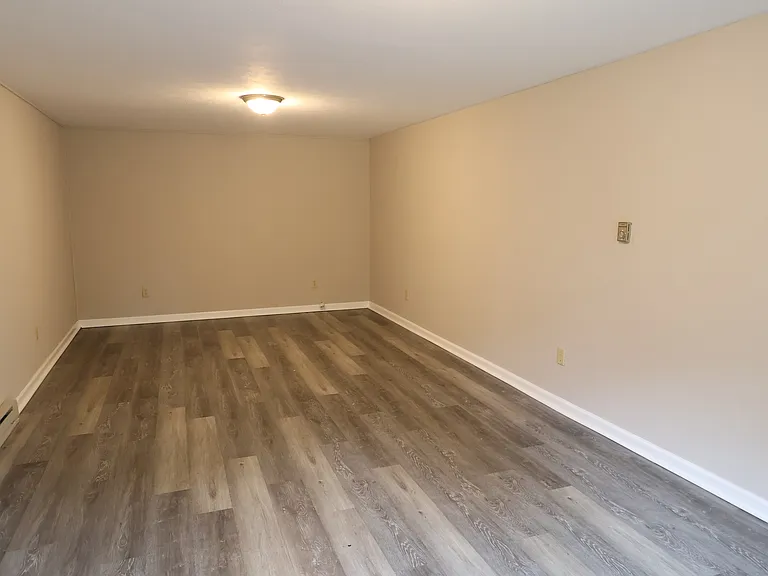 549 S Gum St — Photo 16