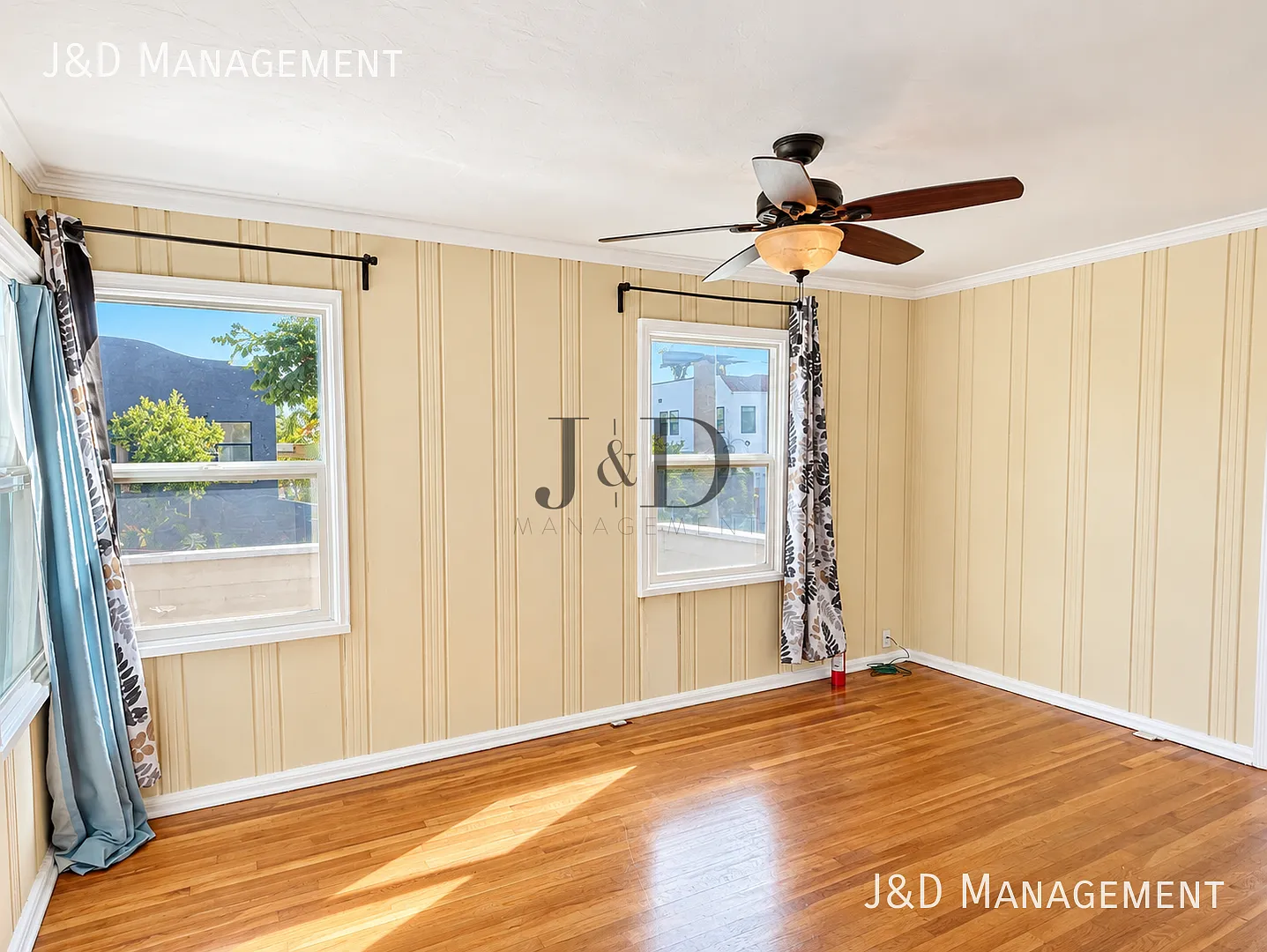 North Park Craftsman Cottage with Private Deck & Parking — Photo 4