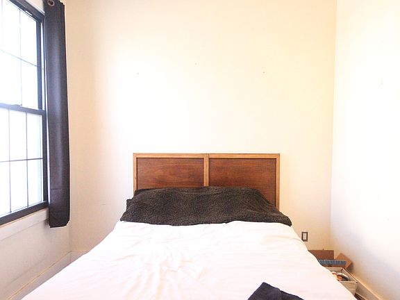 5th image of 20 Wilson Ave APT 2R