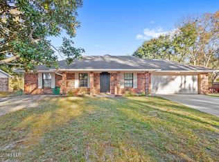 6225 Moreton Pl, Ocean Springs, MS 39564