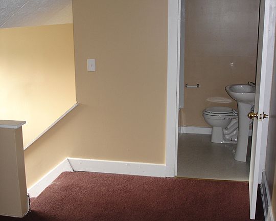 4th image of 1172 E Rich St