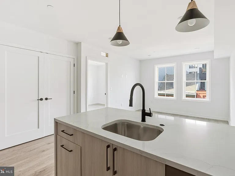 208 Vine St #2B — Photo 5