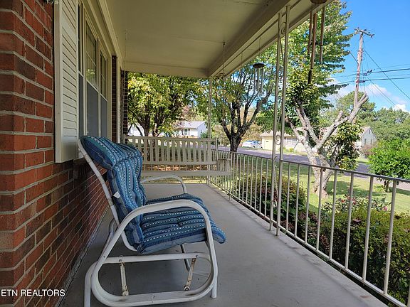 3rd image of 6206 Lilywood Ln