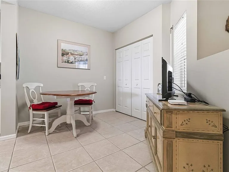 8921 Lake Dr #504 — Photo 8