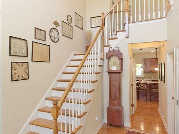 5th image of 14 Arbor Gate Ct
