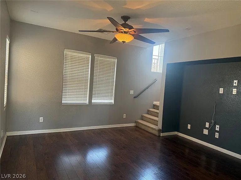 10815 Ackers Dr — Photo 2