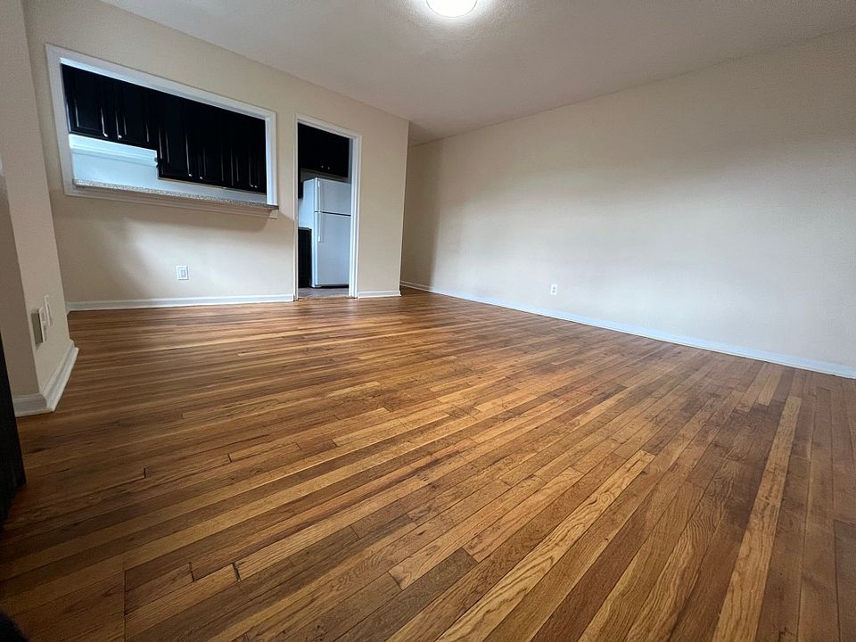 1st image of 2032 Crescent St APT 3A