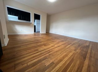 2032 Crescent St APT 3A, Astoria, NY 11105