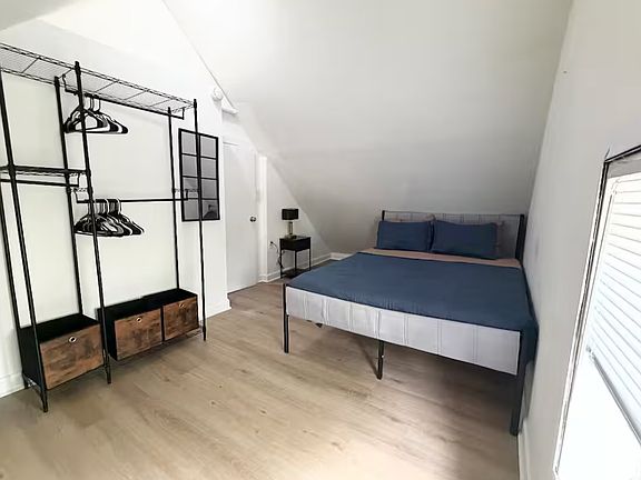 5th image of 1309 Wabash St #2