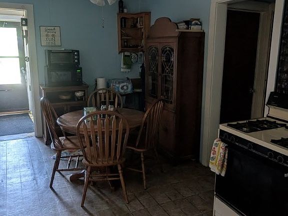 3rd image of 300 E Hester St