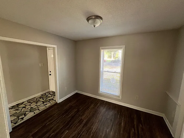 4 bed, 2.0 bath, 1944 sqft, $1,645 — Photo 2