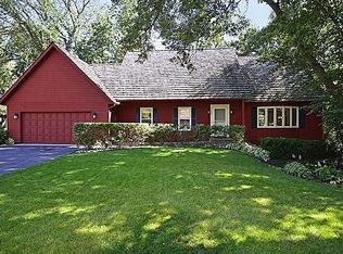 8767 Bentwood Dr, Eden Prairie, MN 55344