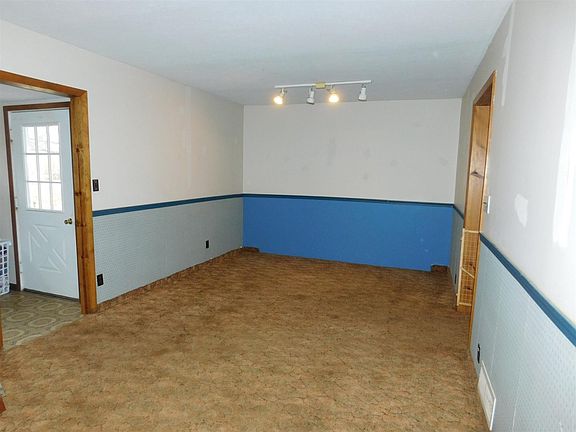 3rd image of 54231 Westwood Dr