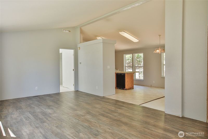 3rd image of 4717 Hansen Drive