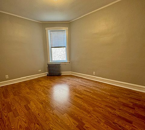 4th image of 3841 N Sacramento Ave #1