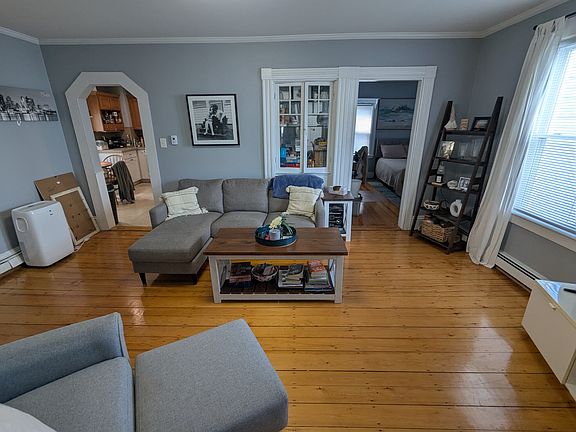 4th image of 14 Riverview St #1
