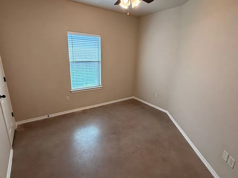 708 Saengerhalle Rd — Photo 21
