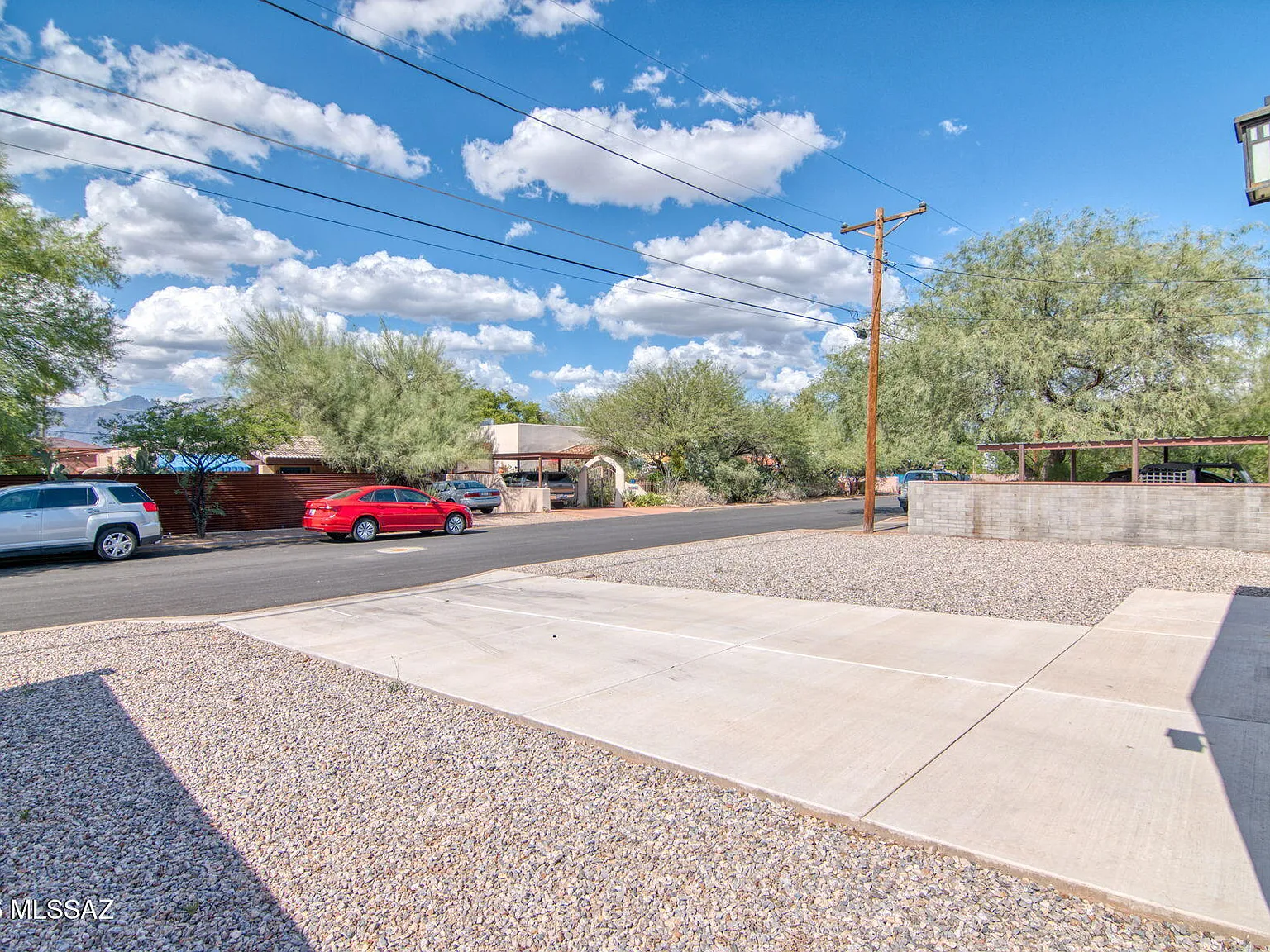 3 bed, 2.0 bath, 1844 sqft, $2,495 — Photo 3