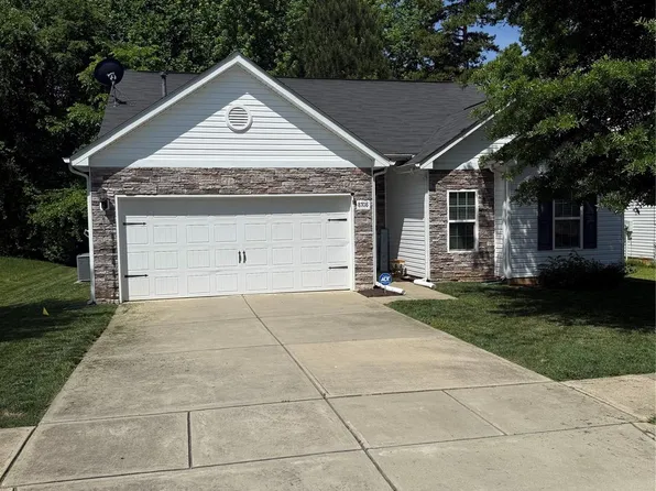 8708 Goldfields Dr, Charlotte, NC 28227