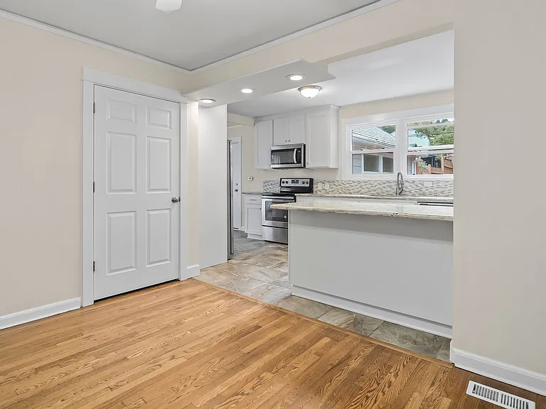 9520 SW Cypress St — Photo 16