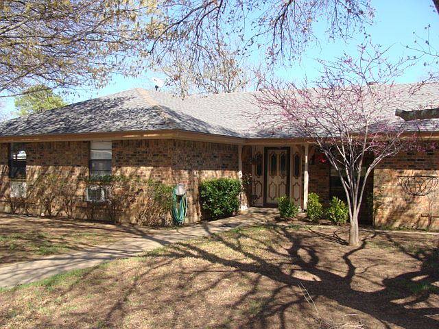 1st image of 204 Westmeadow Dr
