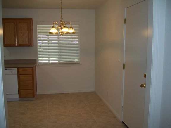 4th image of 3992 N Woodson Ave