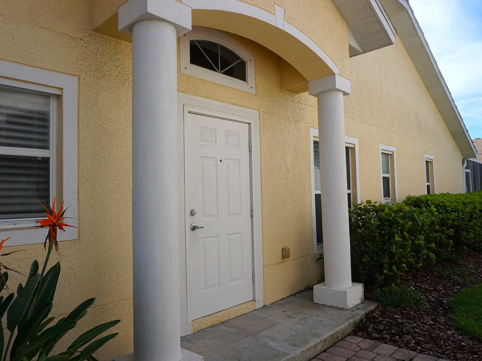 3 bed, 1596 sqft, $2,000 — Photo 3