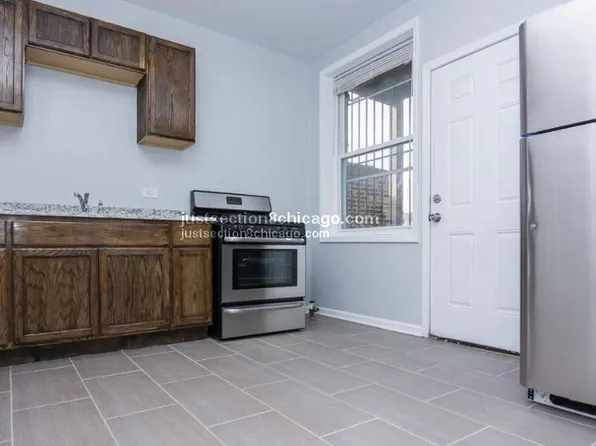 8430 S Baker Ave APT 1N, Chicago, IL 60617