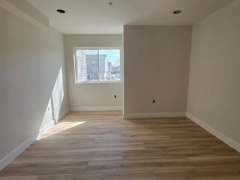 44 Warner St #5B — Photo 6