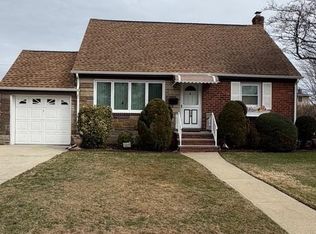118 Carol Rd, East Meadow, NY 11554
