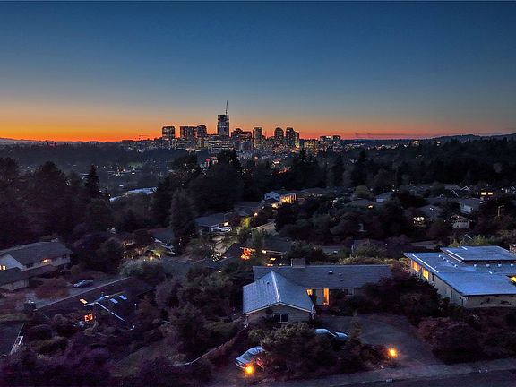 Enjoy spectacular sunsets!>