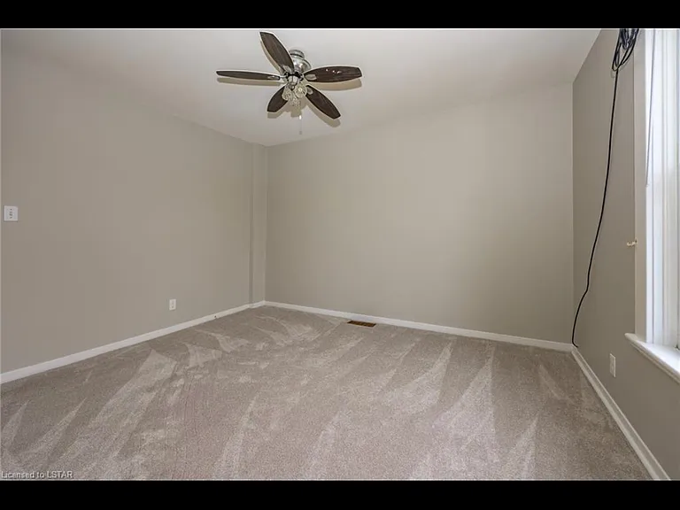 893 Queens Ave — Photo 8
