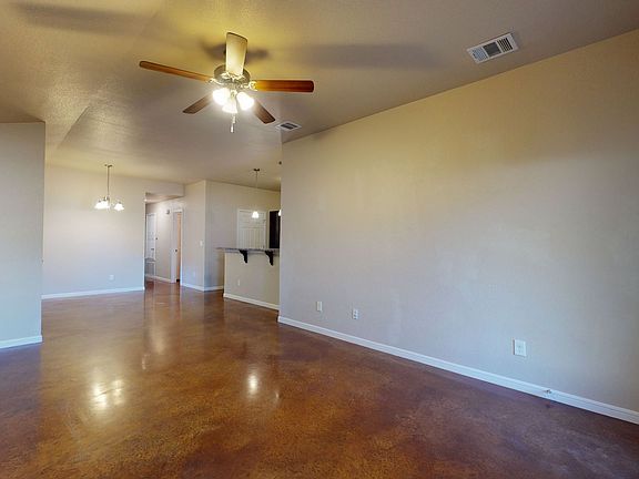5th image of 914 Ramblewood St Unit A