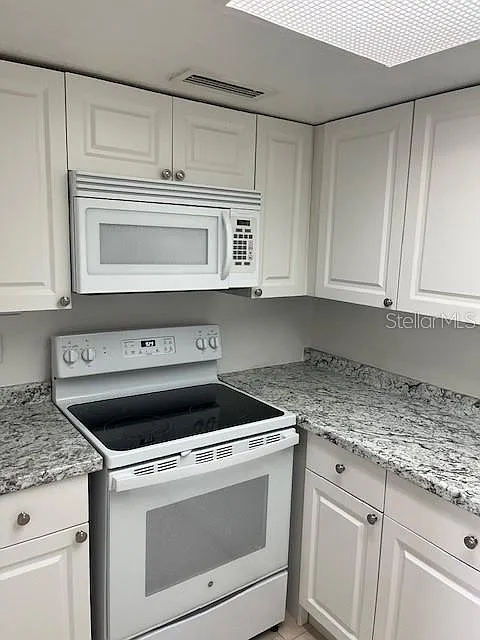 1 bed, 1.0 bath, 550 sqft, $1,125 — Photo 3