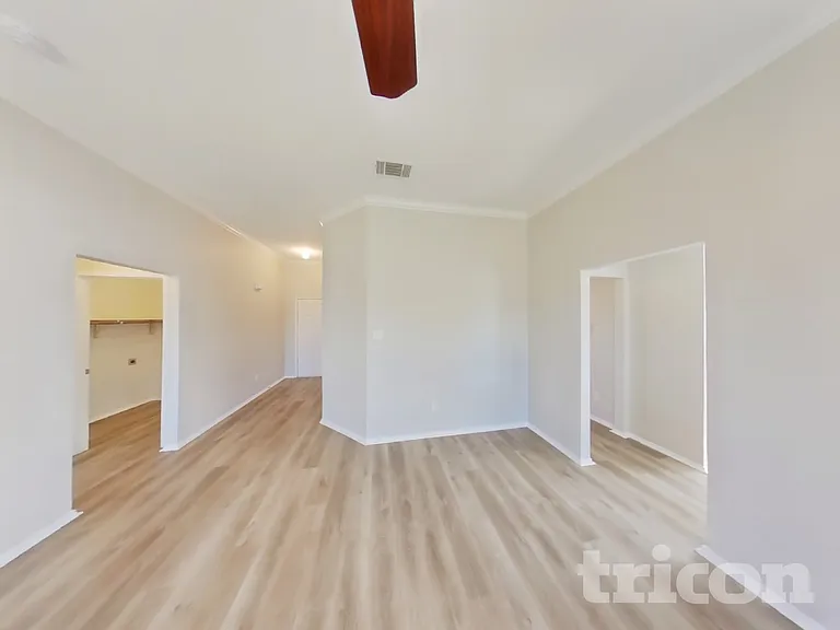 100 Adams Dr — Photo 2