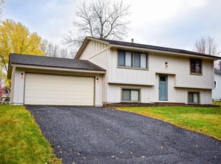 11379 Red Fox Dr, Osseo, MN 55369