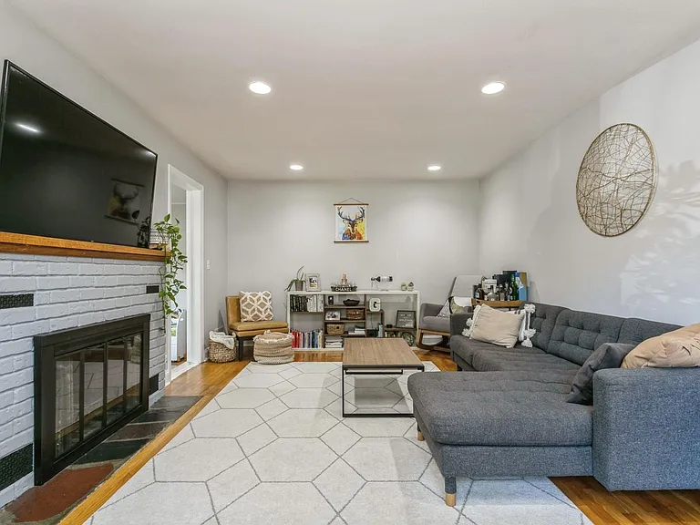 26 Pleasant Ave — Photo 11