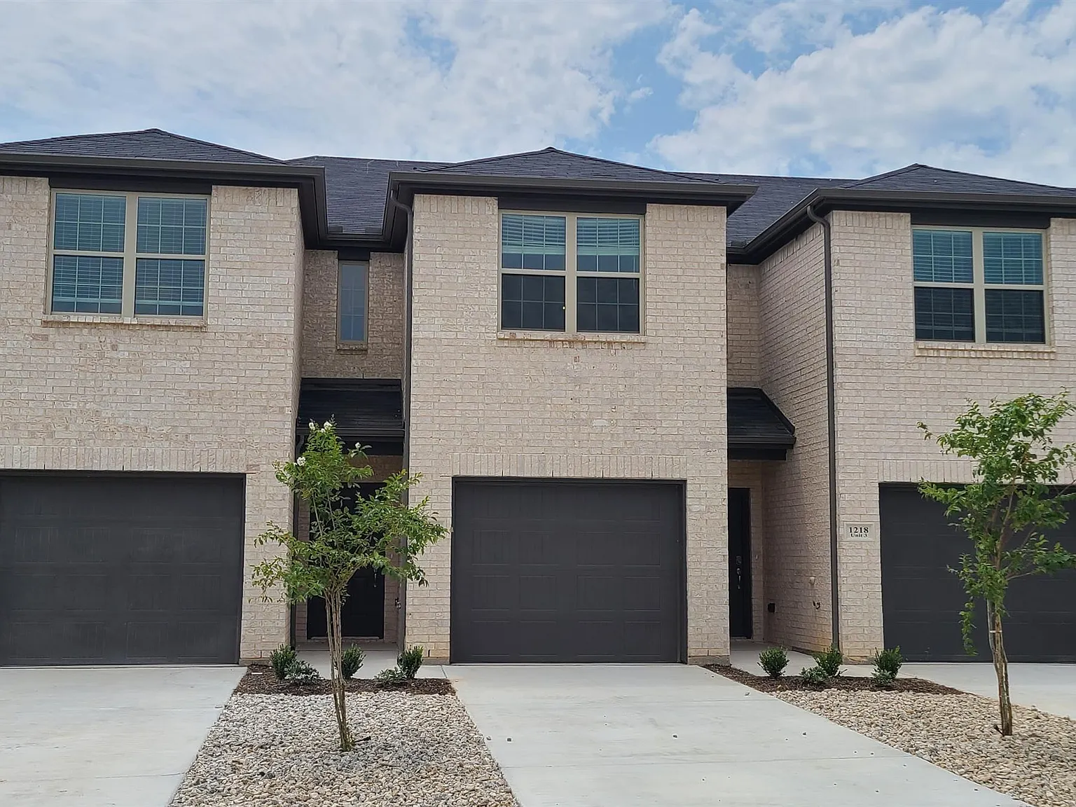 1218 Chestnut Court - D — Photo 1