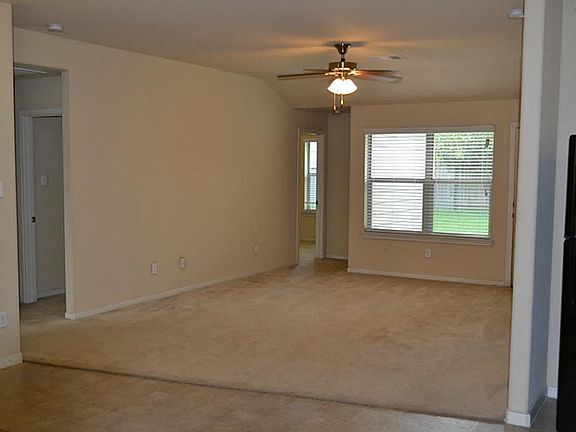 4th image of 7906 Emerald Oak Dr