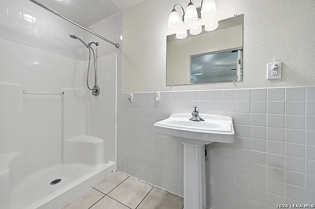 114 Karm St — Photo 12