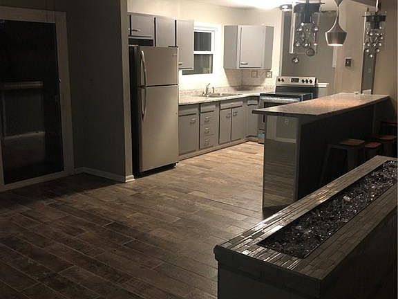 4th image of 3330 Delbrook Dr