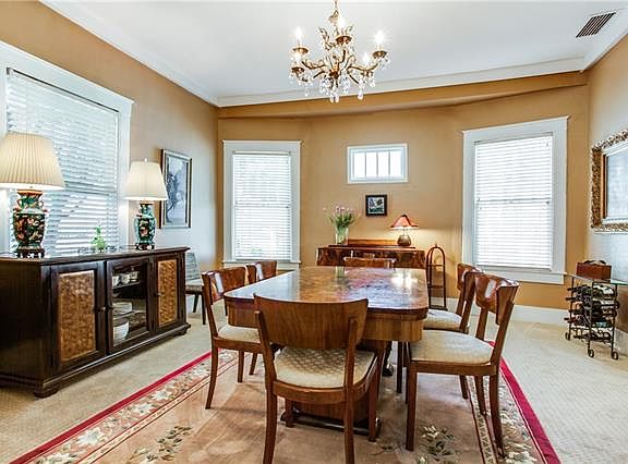 5th image of 410 N Winnetka Ave