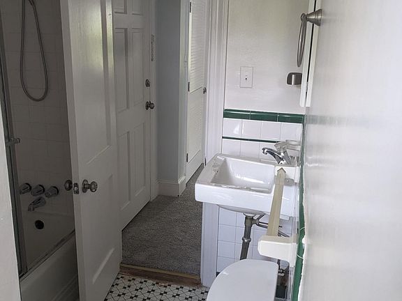 4th image of 33 N Fenwick St #B
