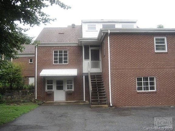 2nd image of 207 Beall St NW