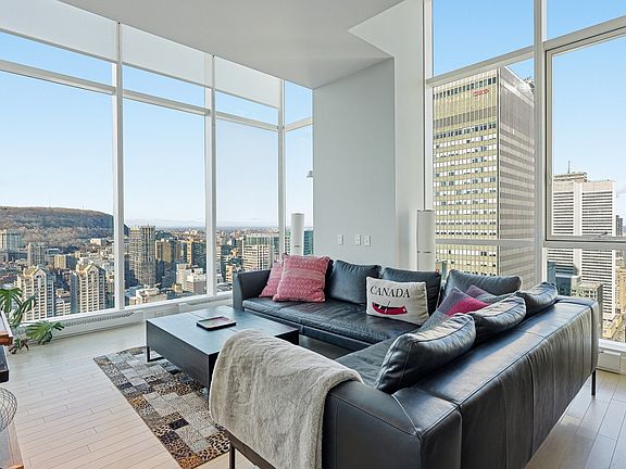 2nd image of 1300 Boulevard Rena Lavesque #O3904