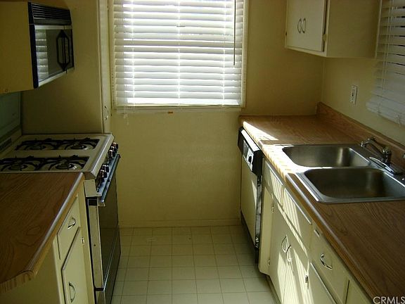 2nd image of 24132 Fir Ave