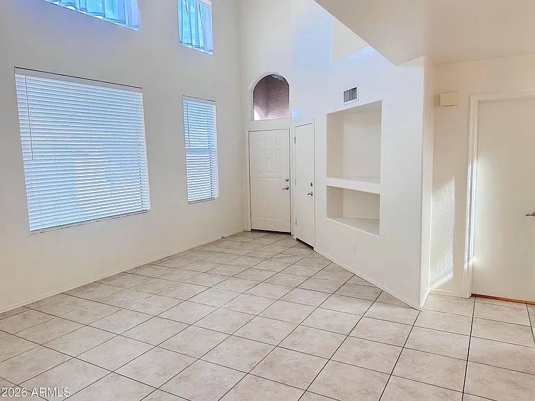 4106 E Chambers St — Photo 5
